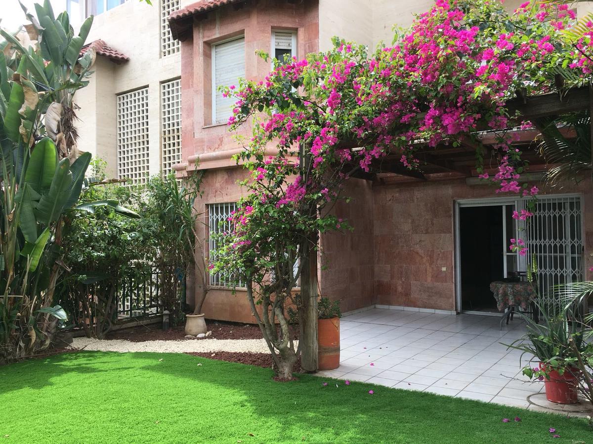 الشقق الفندقية Rechovotفي  Pool & Garden المظهر الخارجي الصورة
